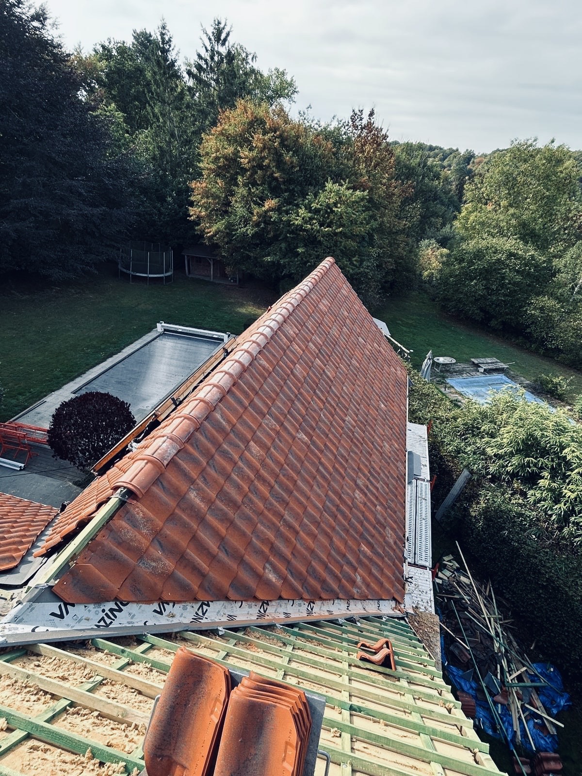 Réalisation toiture 4 — chantier par un artisan certifié en Belgique