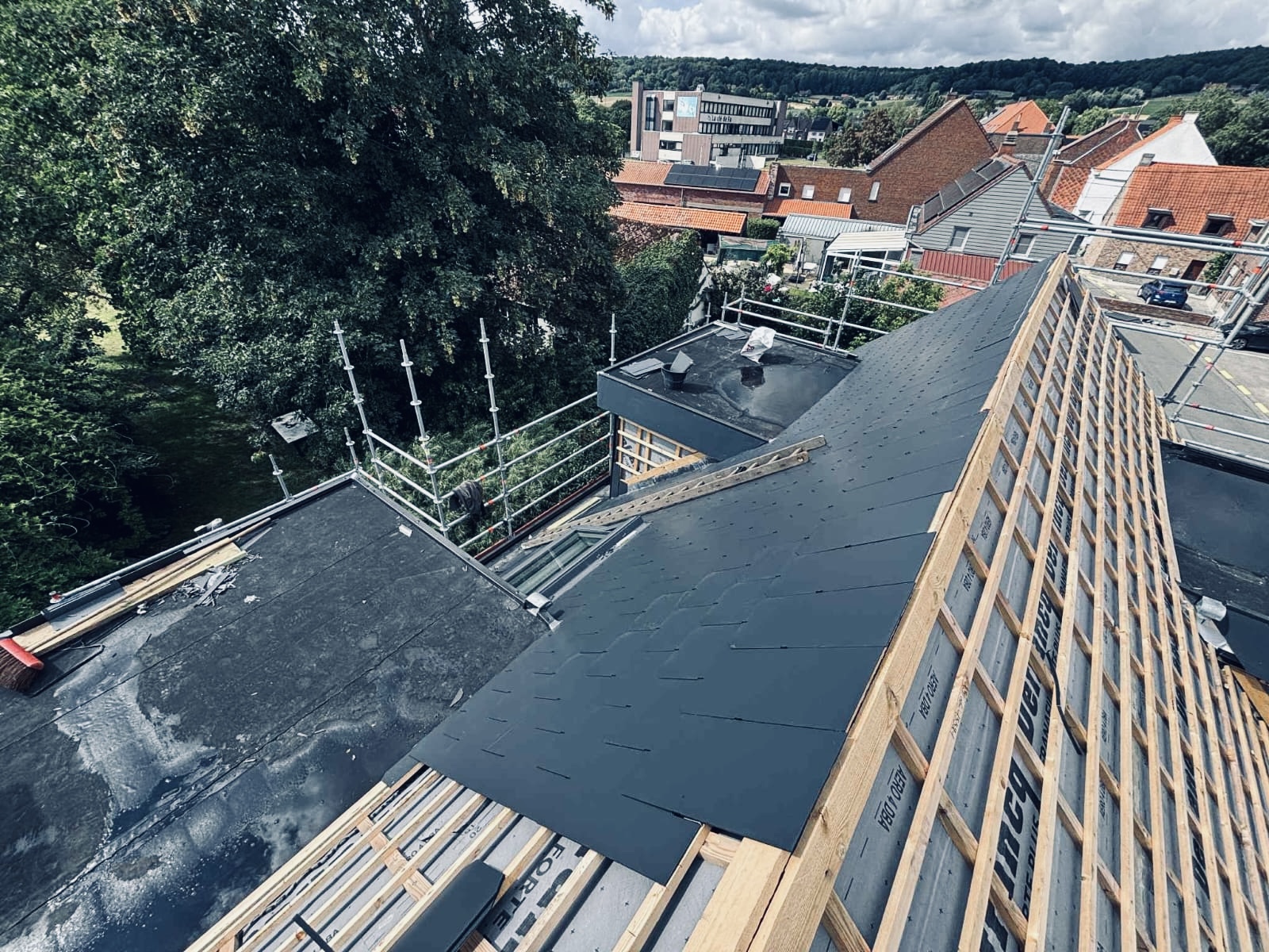 Réalisation toiture 15 — chantier par un artisan certifié en Belgique