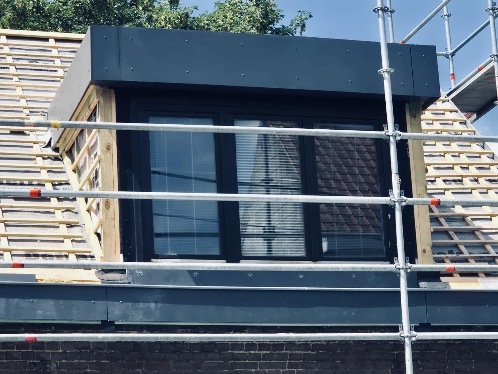 Réalisation toiture 9 — chantier par un artisan certifié en Belgique