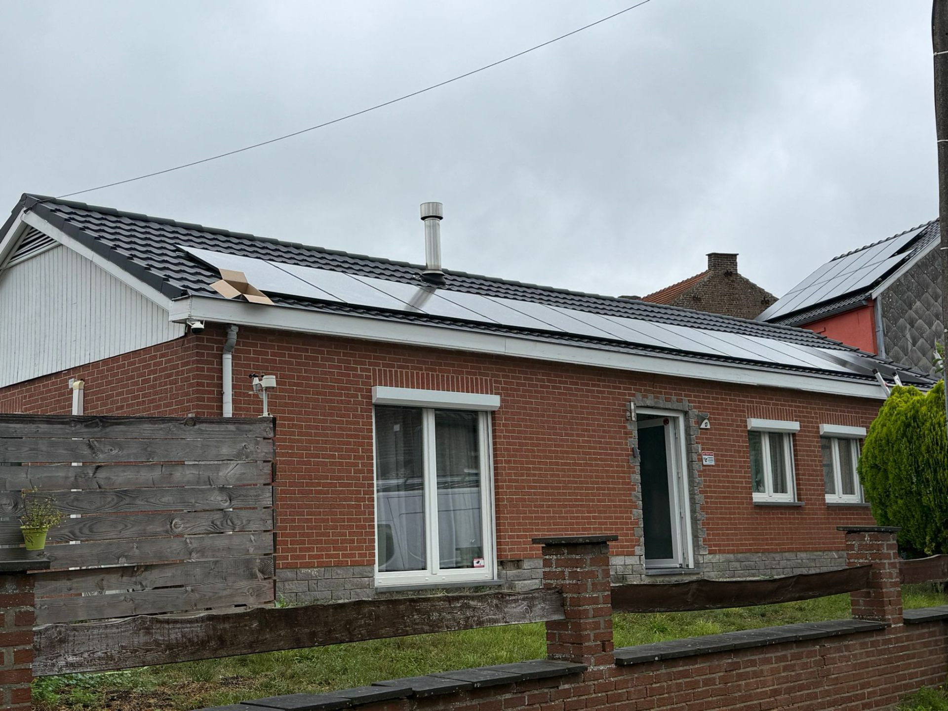 Réalisation panneaux solaires 10 — installation par un artisan certifié en Belgique